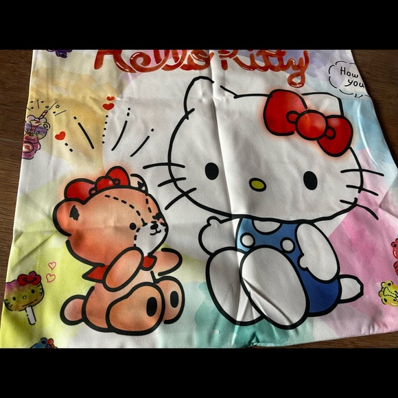 HELLO KITTY (Tiny Chum)-NWT Zipped Pillow Covering - Picture 8 of 8